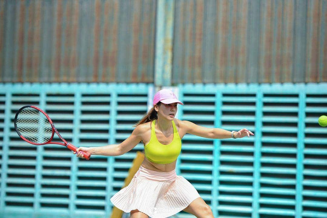 instagram.com/pevpearce