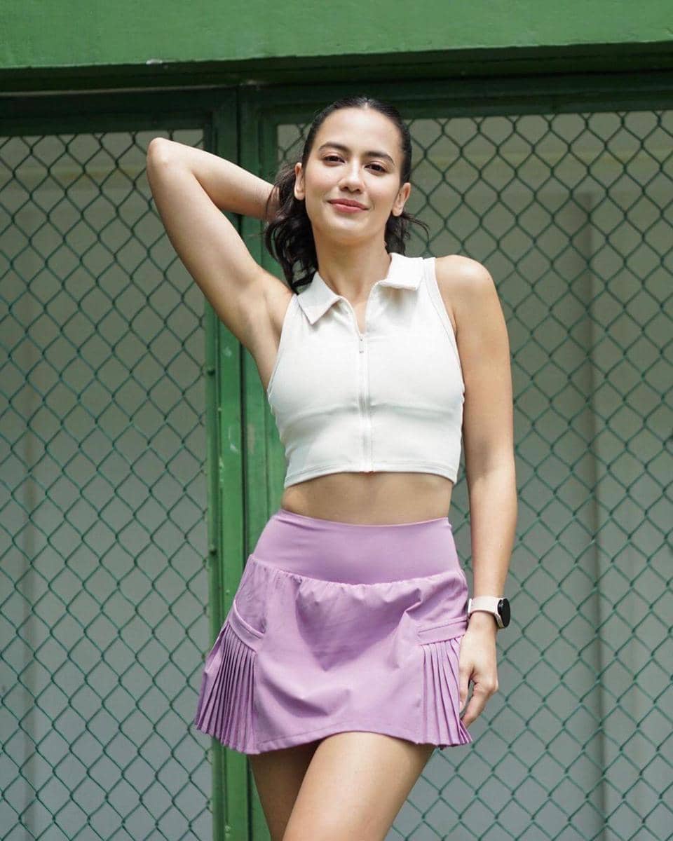 instagram.com/pevpearce