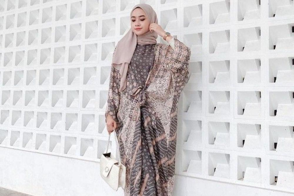 8 Style Gamis Batik Acara