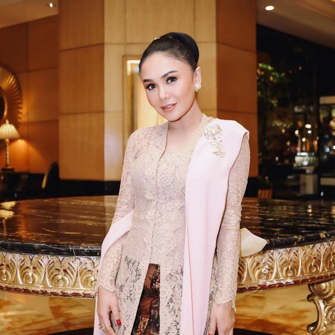 instagram.com/yunishara36