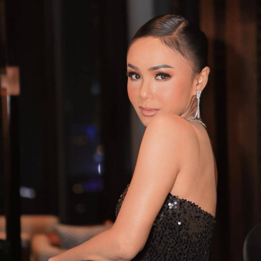 instagram.com/yunishara36