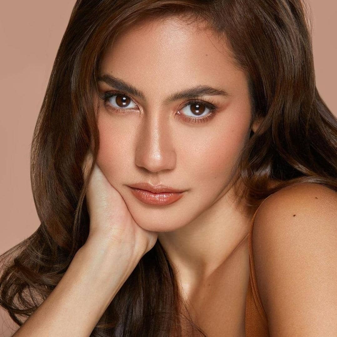 Instagram.com/pevpearce