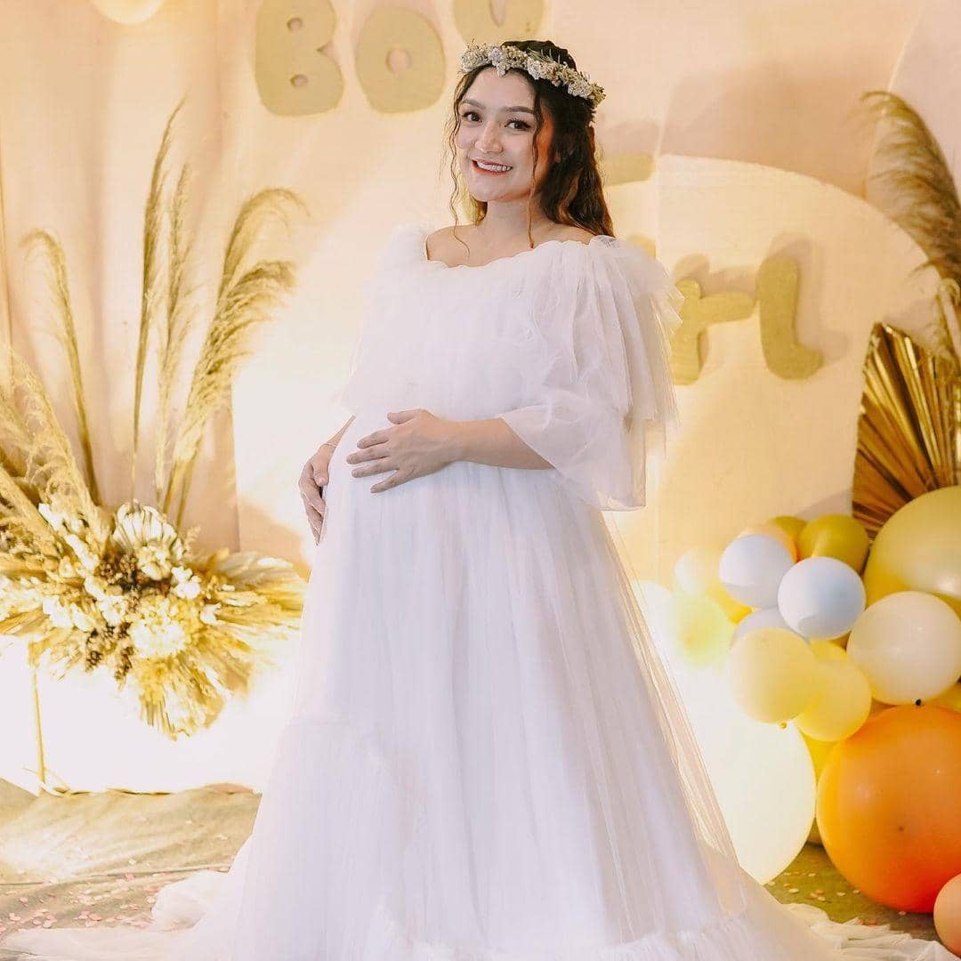 instagram.com/sitibadriahh