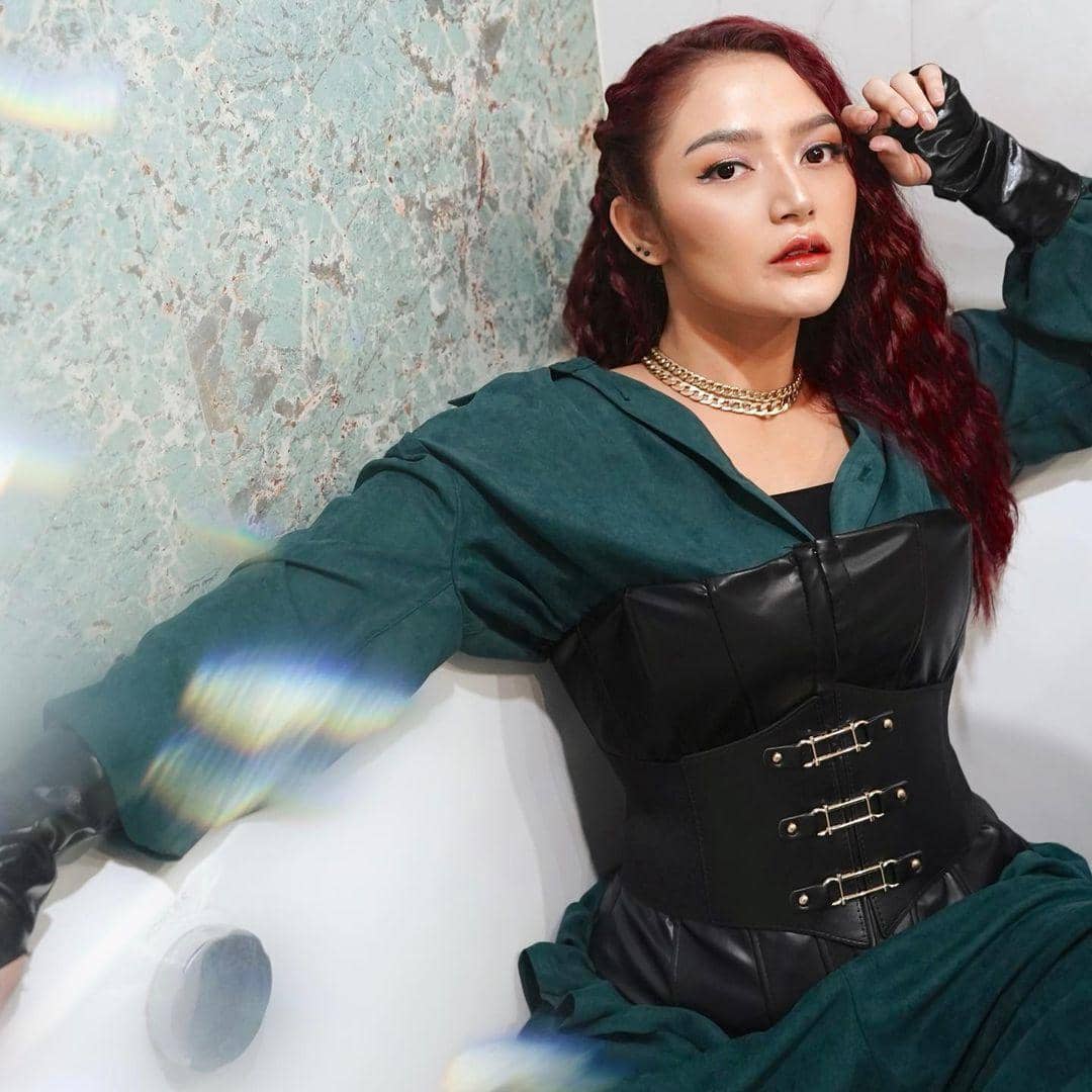 instagram.com/sitibadriahh