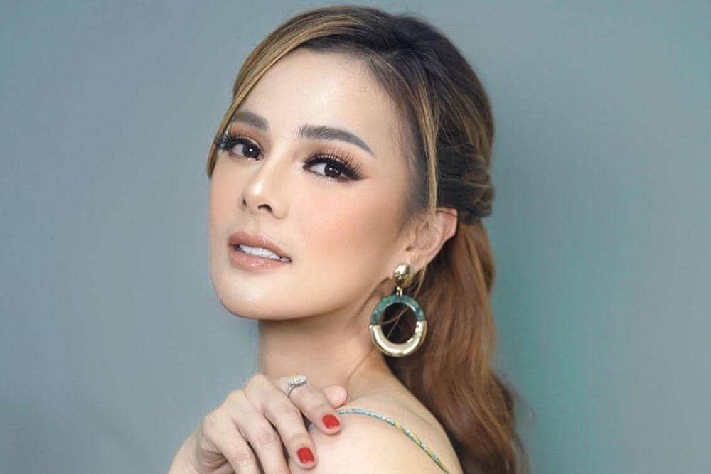 instagram.com/astridtiar127