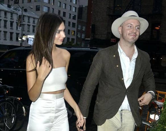 Thehollywoodlife.com