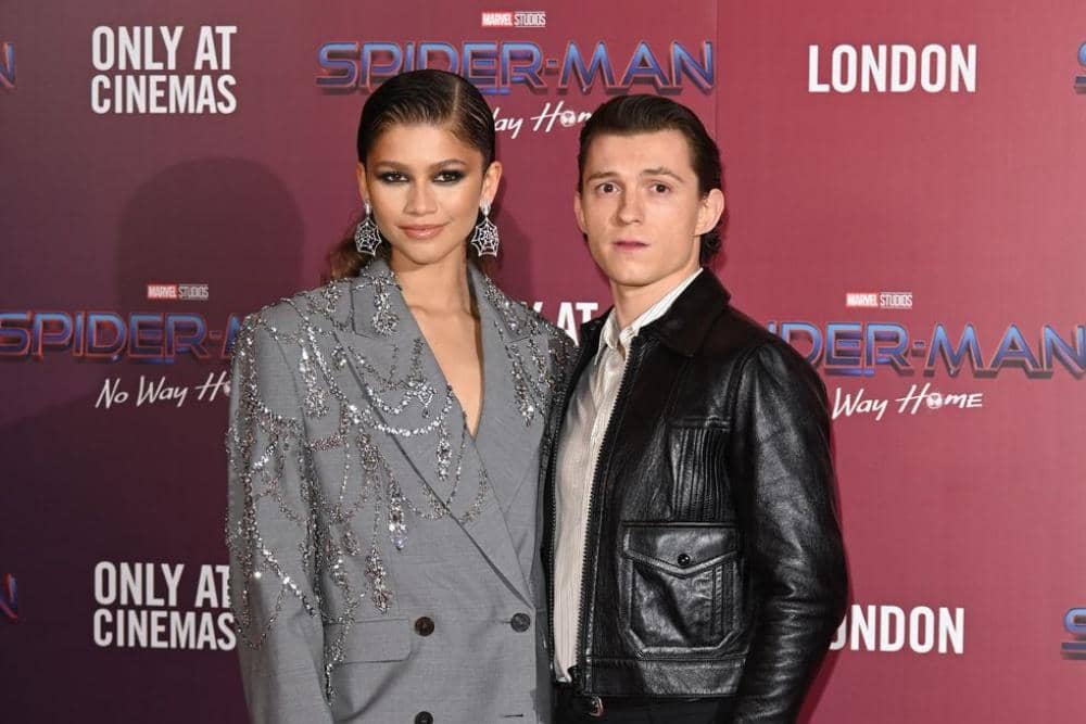 Seventeen.com, Getty Images/Karwai Tang