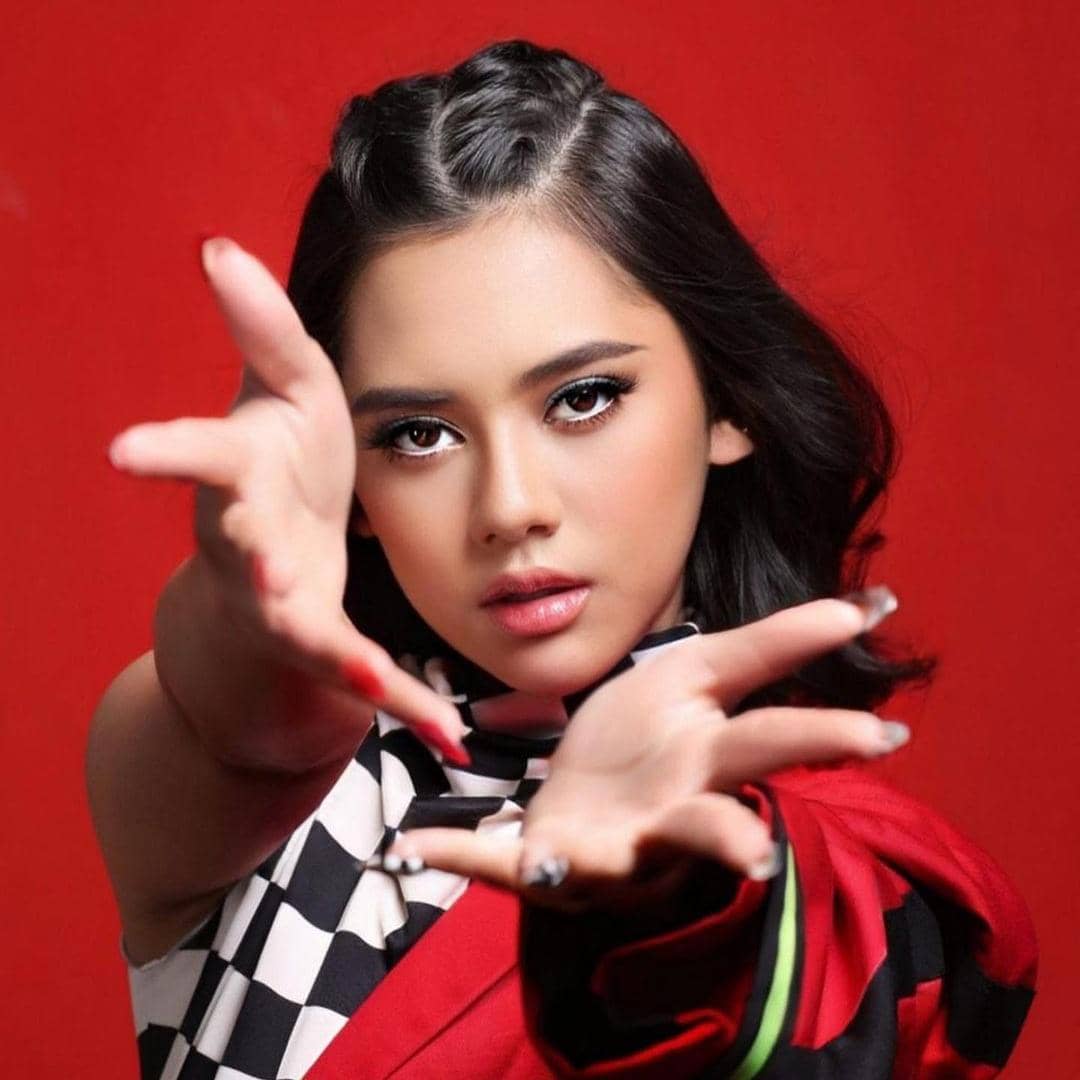 instagram.com/zivamagnolya