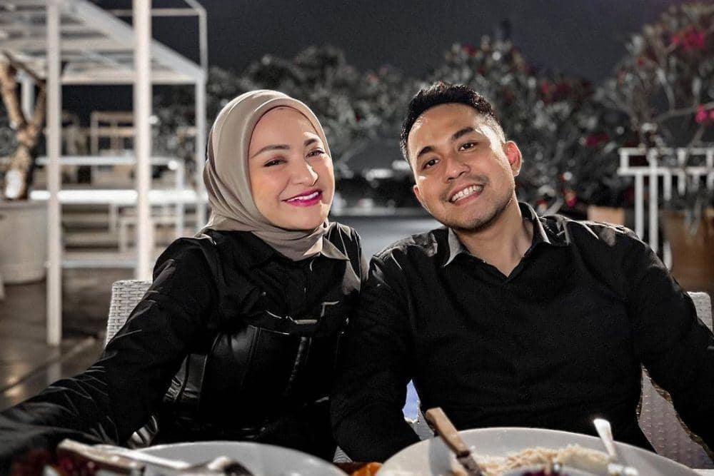 instagram.com/nathalieholscher