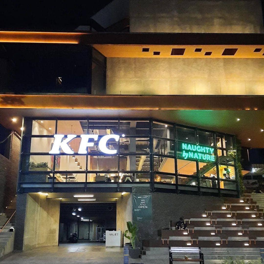 instagram.com/youreens_