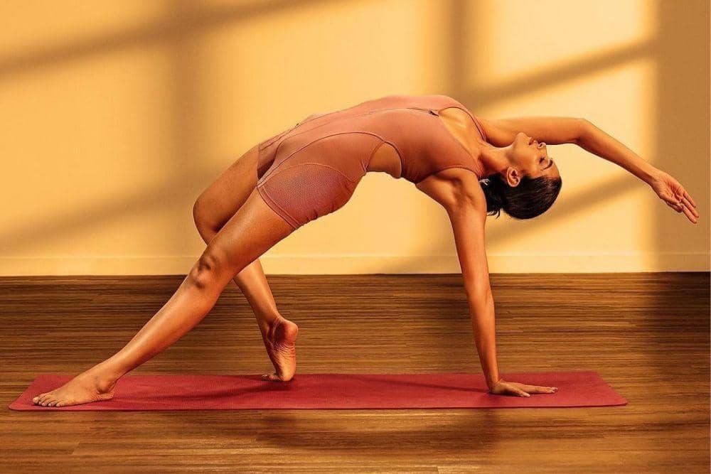 instagram.com/deepikapadukone