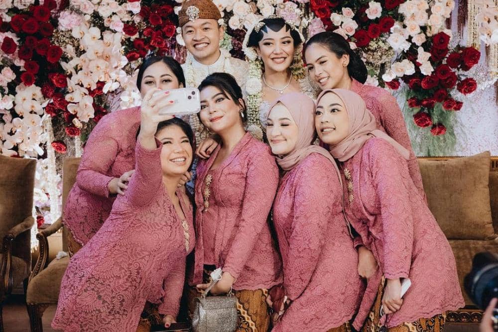 instagram.com/putri_tanjung