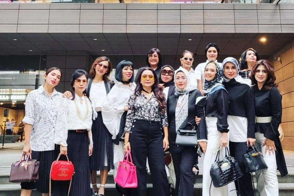 instagram.com/mayangsari_official