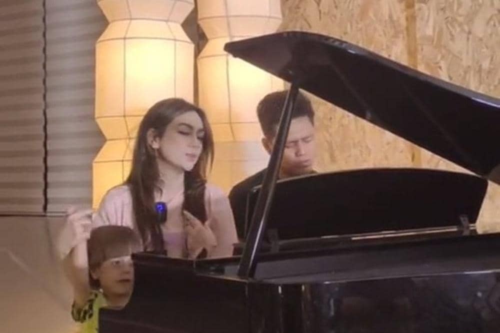 tiktok.com/@lavitaebella.celine