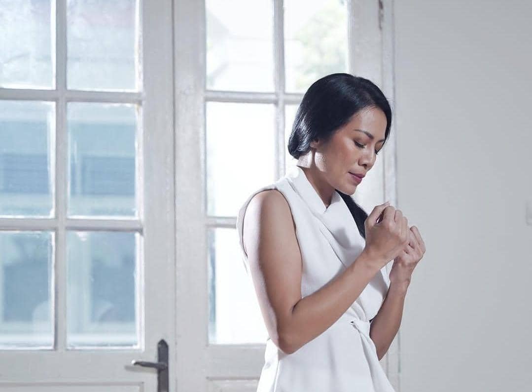 instagram.com/deelestari