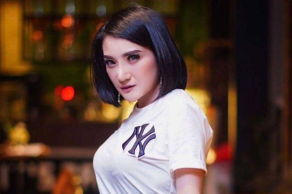 instagram.com/kikiamaliaworld