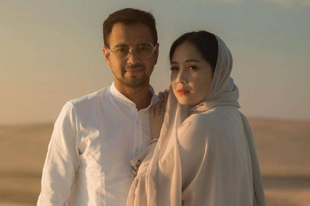 Pesona Artis saat Bergaya di Gurun Pasir, Mama Gigi Curi Perhatian 