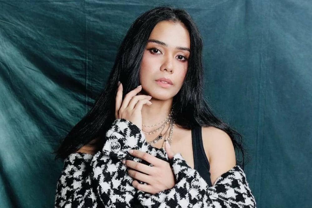 Instagram.com/adiniawrst