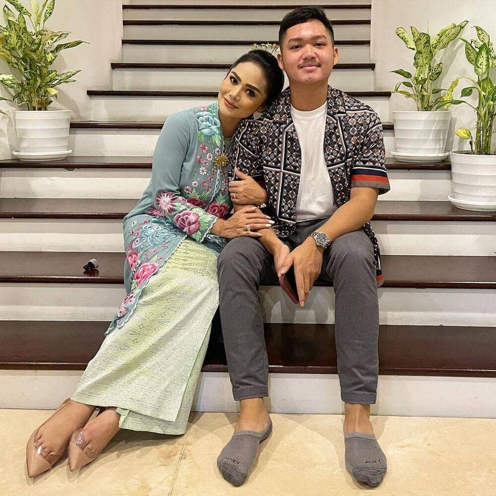 Instagram.com/krisdayantilemos