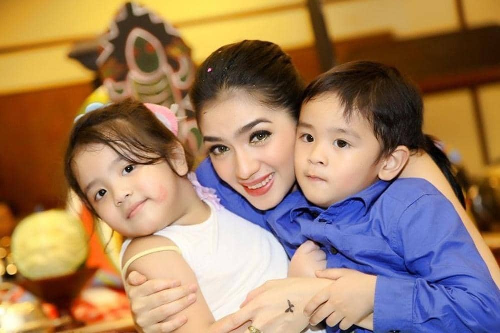 Instagram.com/realangelkaramoy