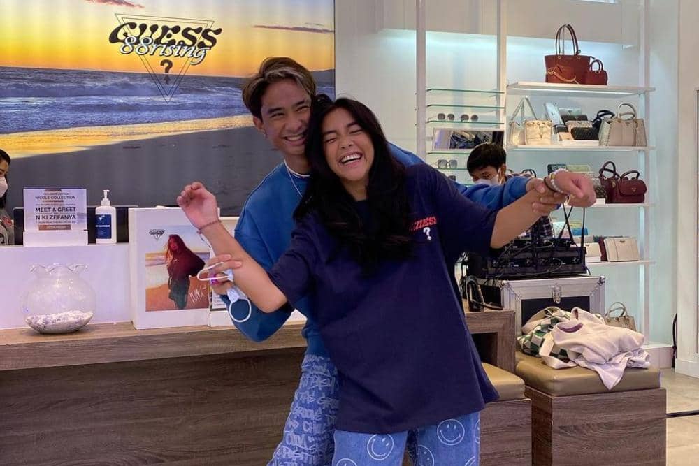 instagram.com/bailafauri