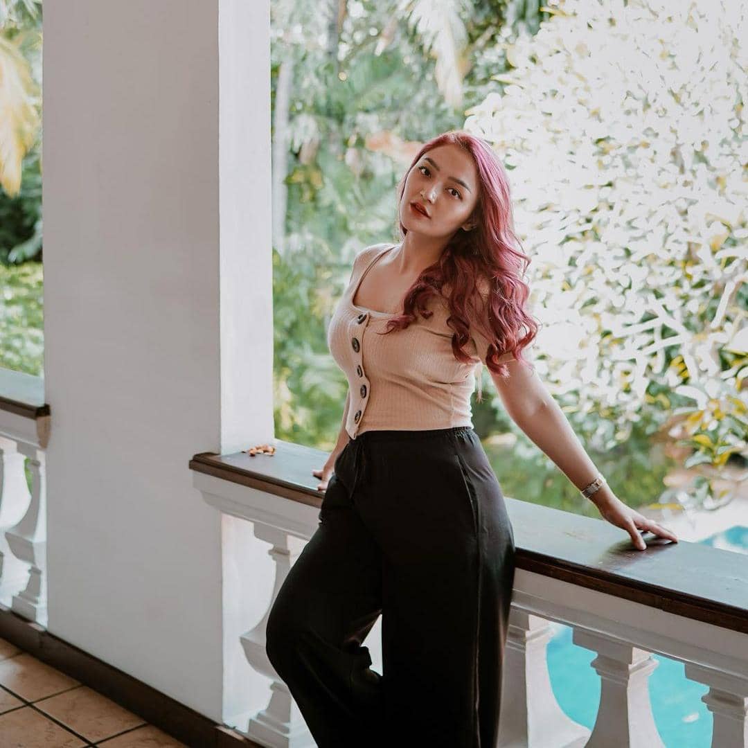 instagram.com/sitibadriahh