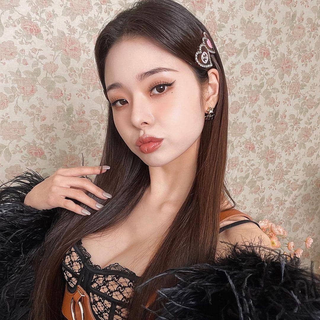 instagram.com/dear.zia