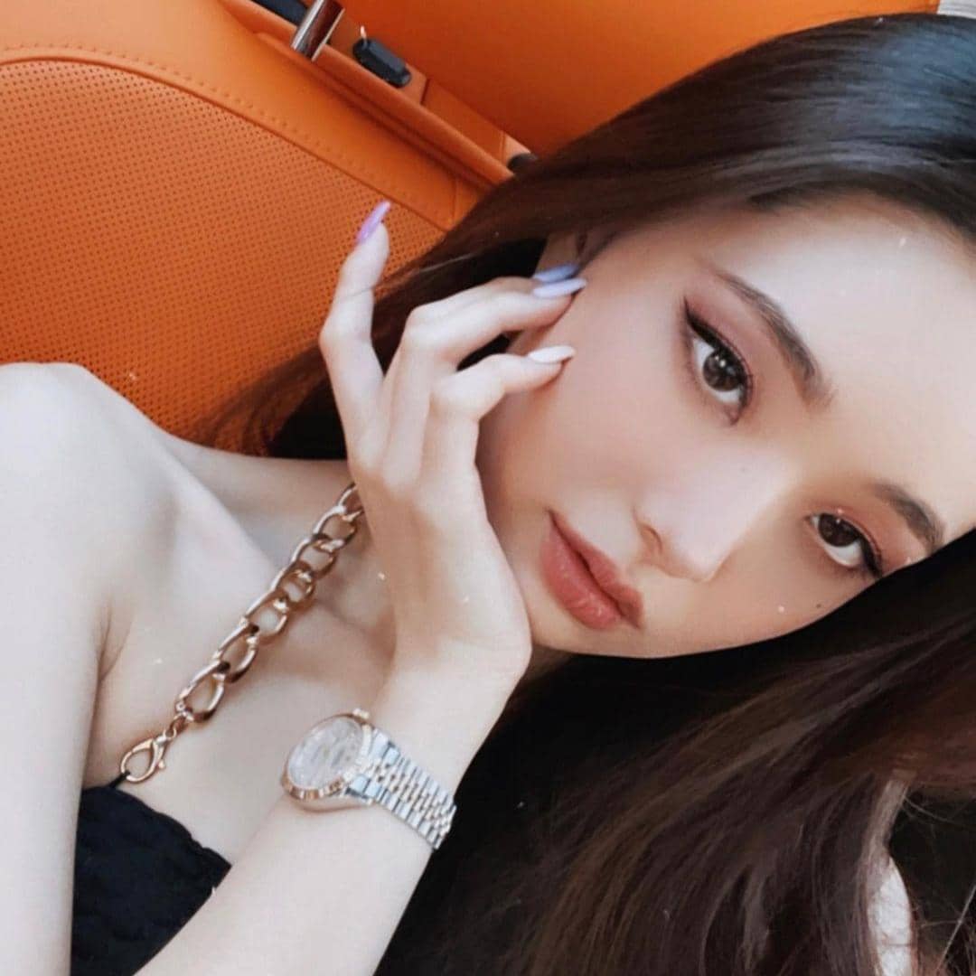 instagram.com/dear.zia