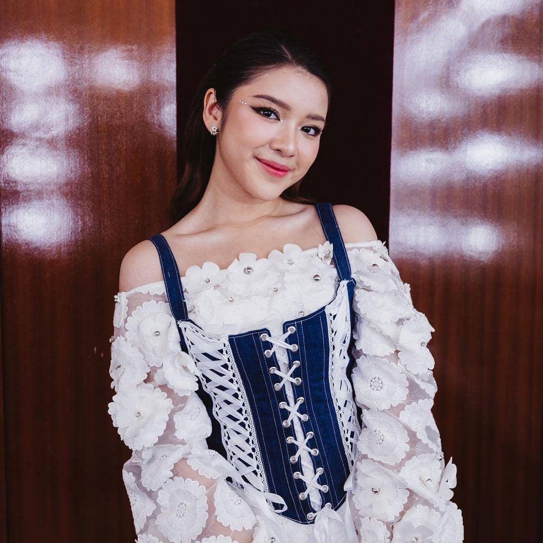 instagram.com/tiaraandini