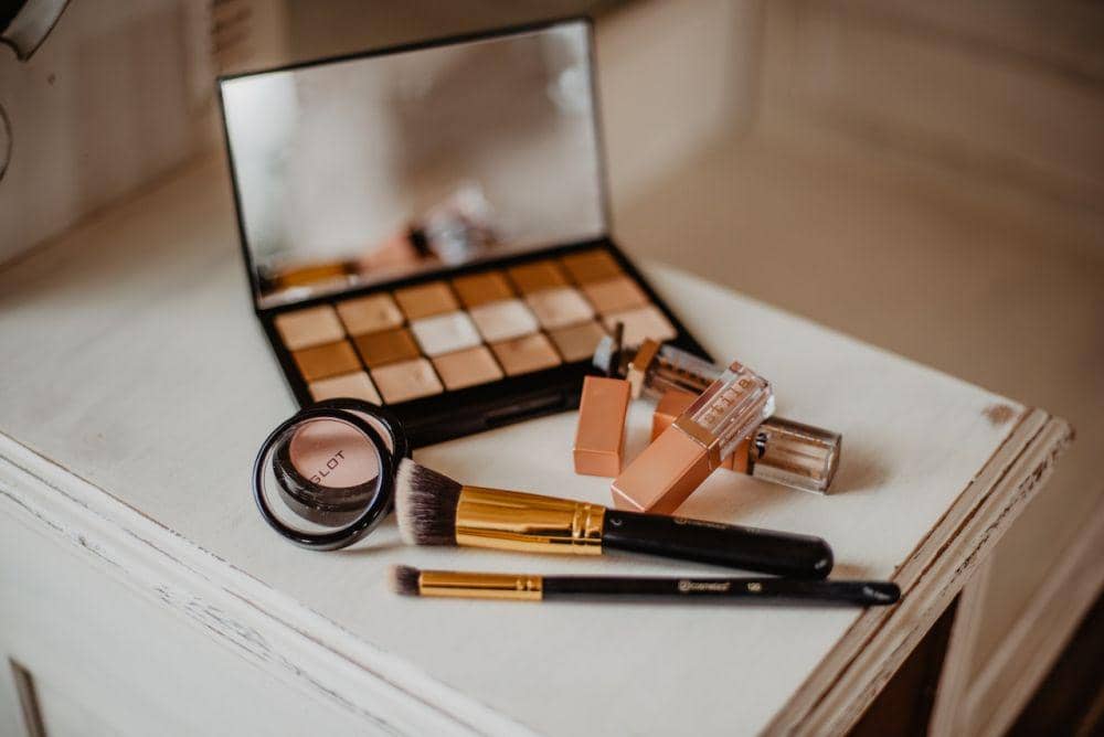 5 Cara Merawat Peralatan Makeup agar Kualitasnya Tetap Terjaga