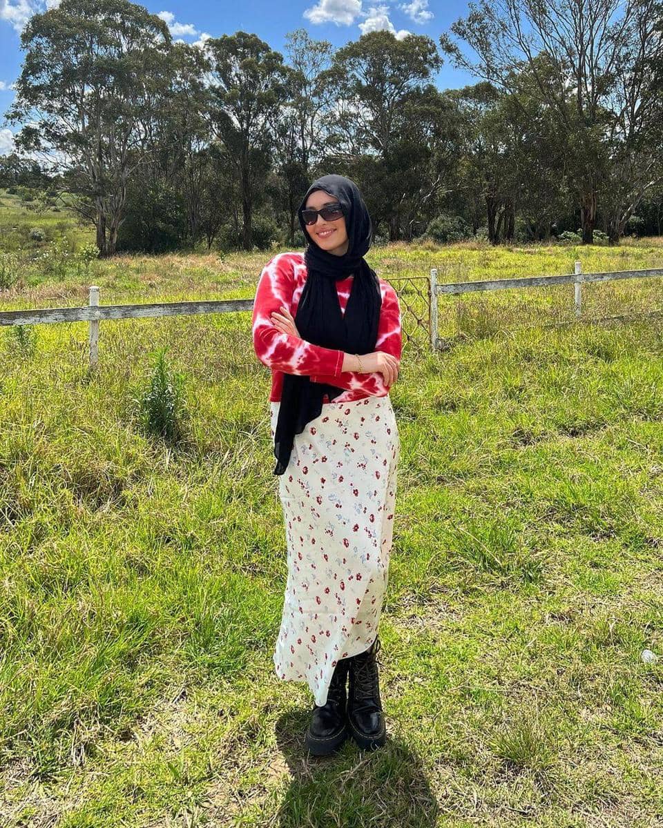 instagram.com/nawalsari