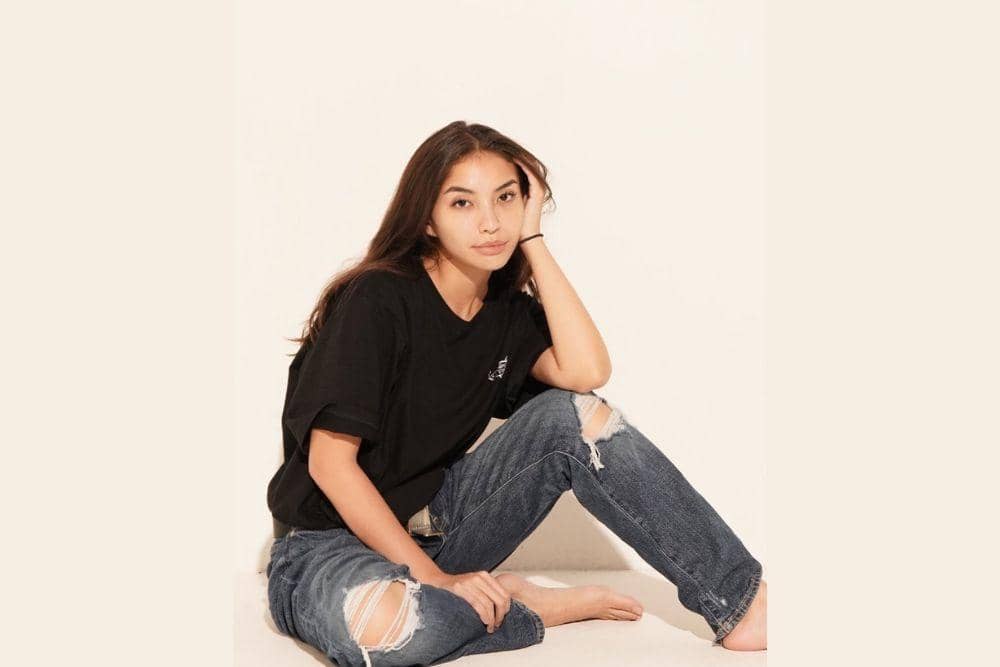 instagram.com/manodelia