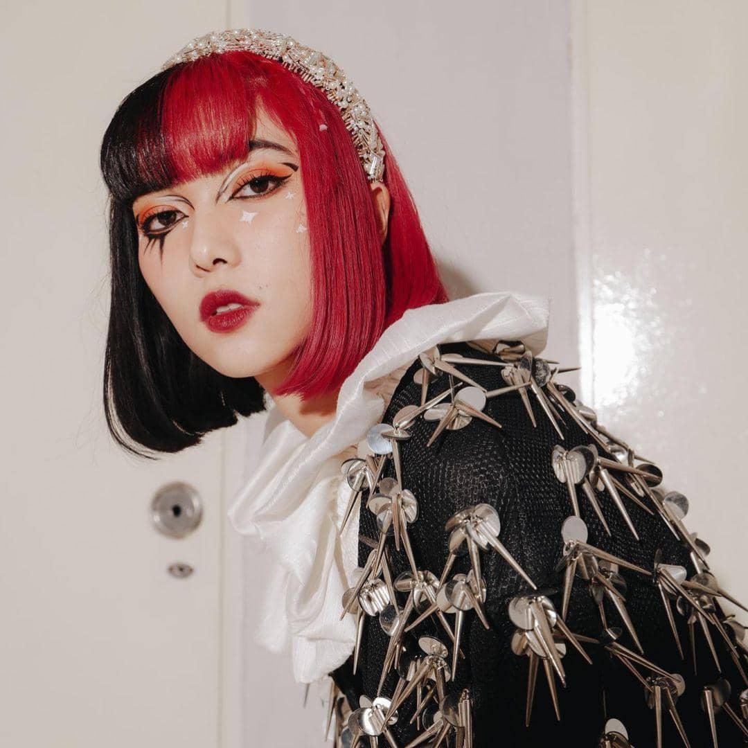 instagram.com/isyanasarasvati