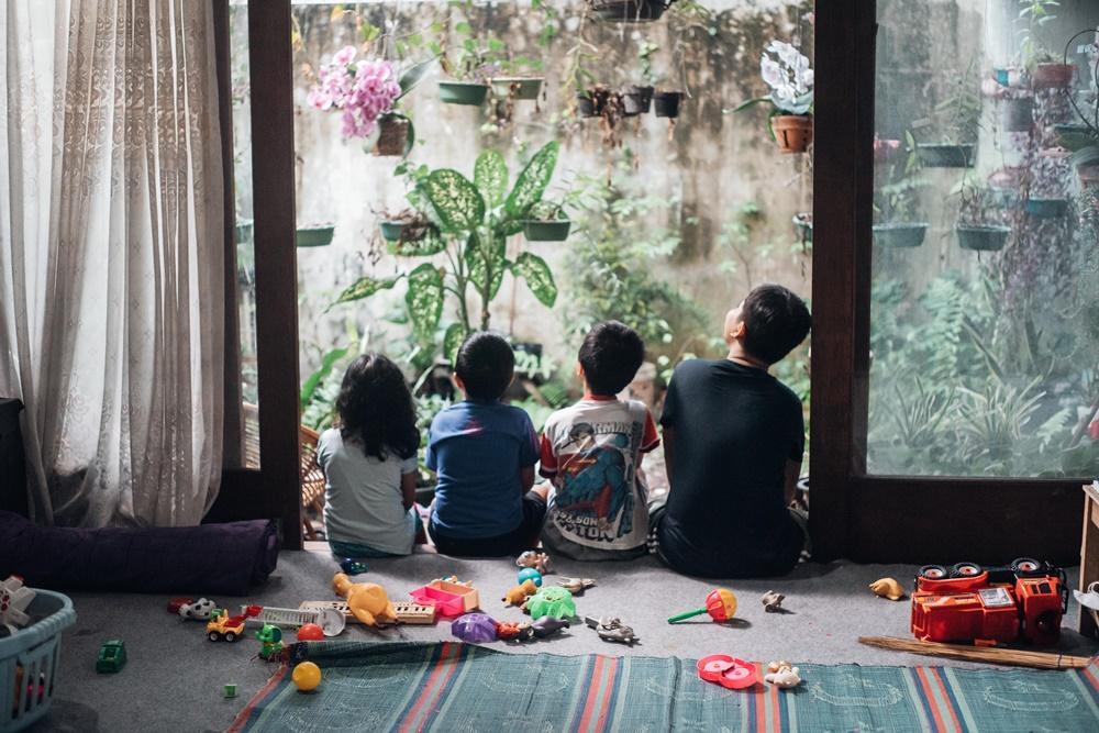Curhat Terselubung Lewat "Mesra-Mesraannya Kecil-Kecilan Dulu"