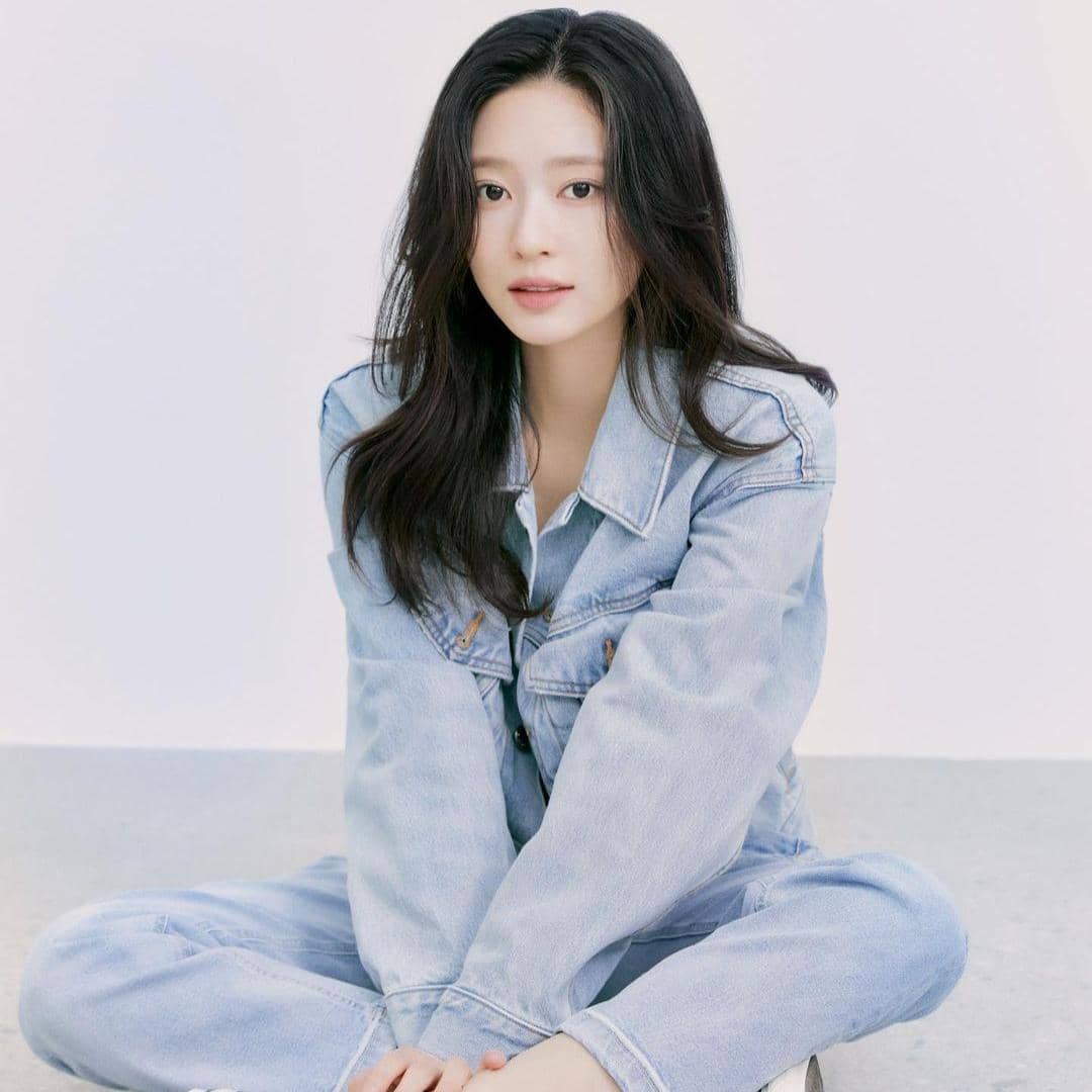 instagram.com/minn.__.ju