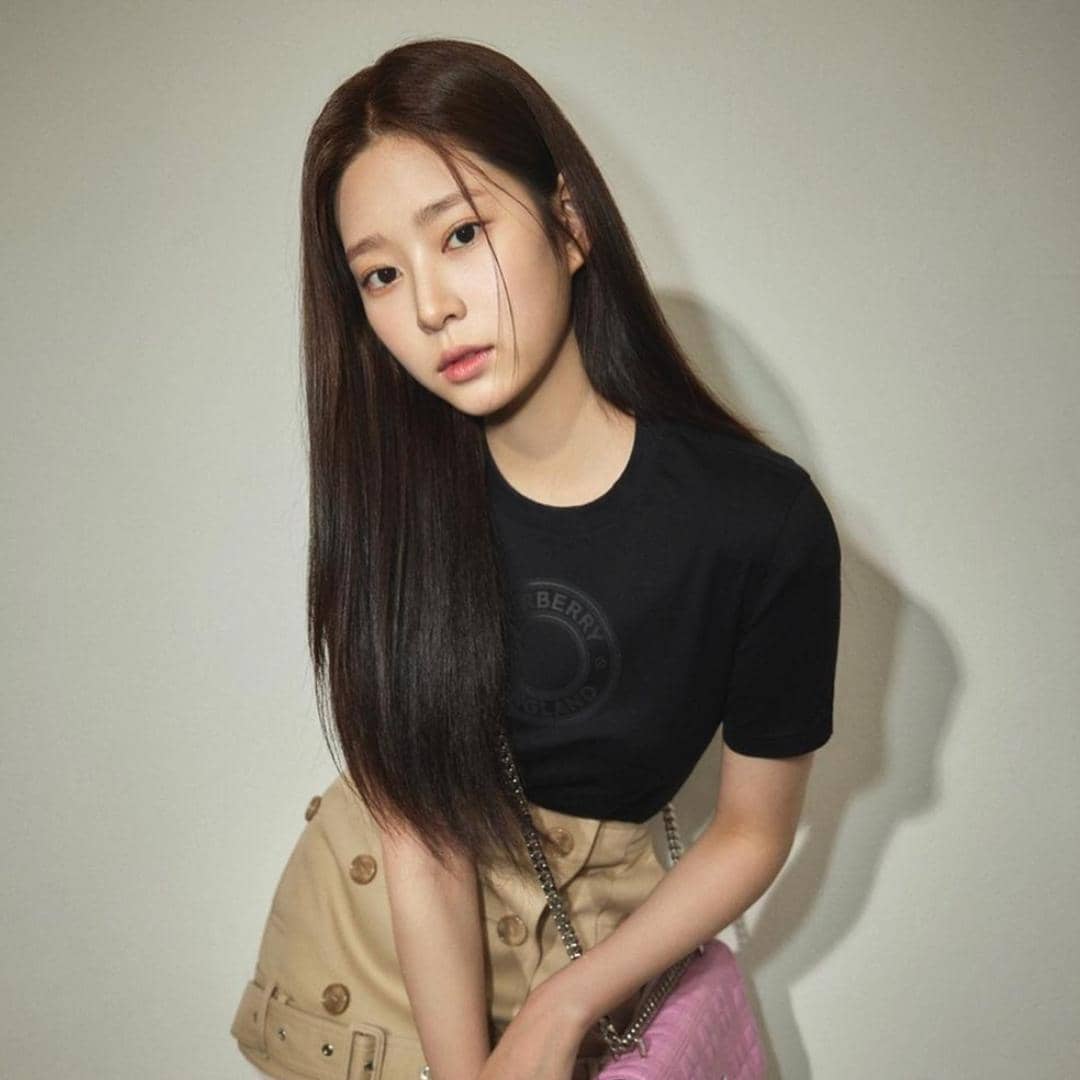 instagram.com/minn.__.ju