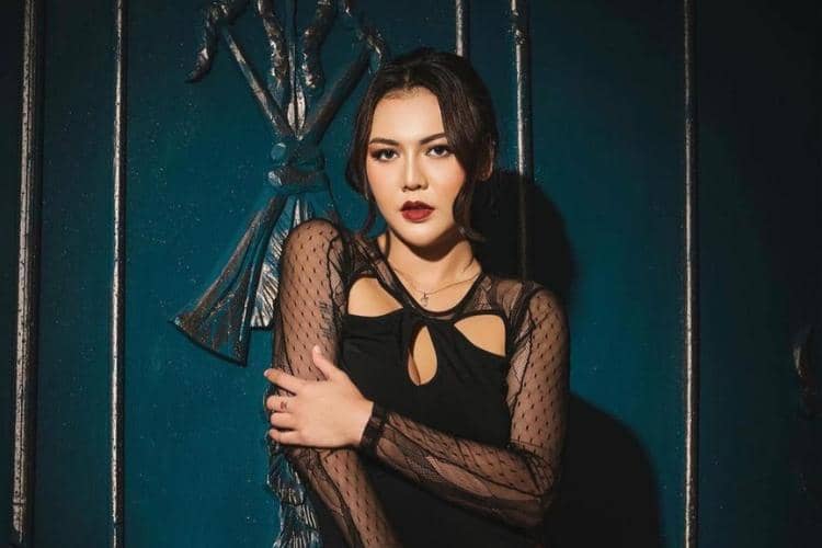 instagram.com/raturn