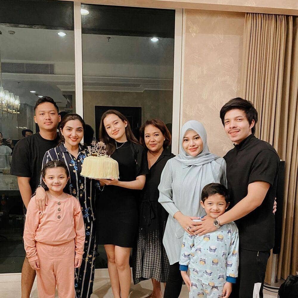 Instagram.com/azrielhermansyah