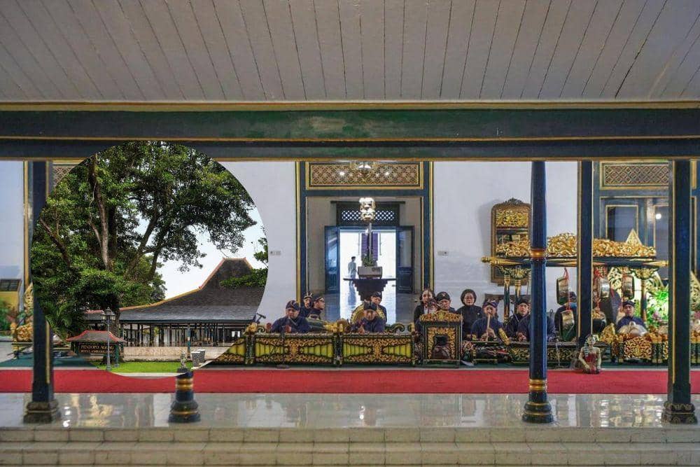 instagram.com/royalambarrukmo