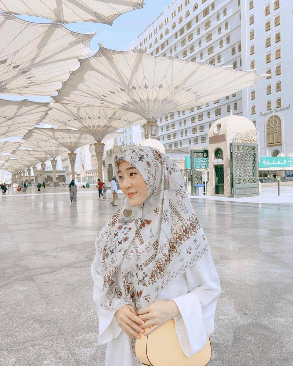 instagram.com/larissachou