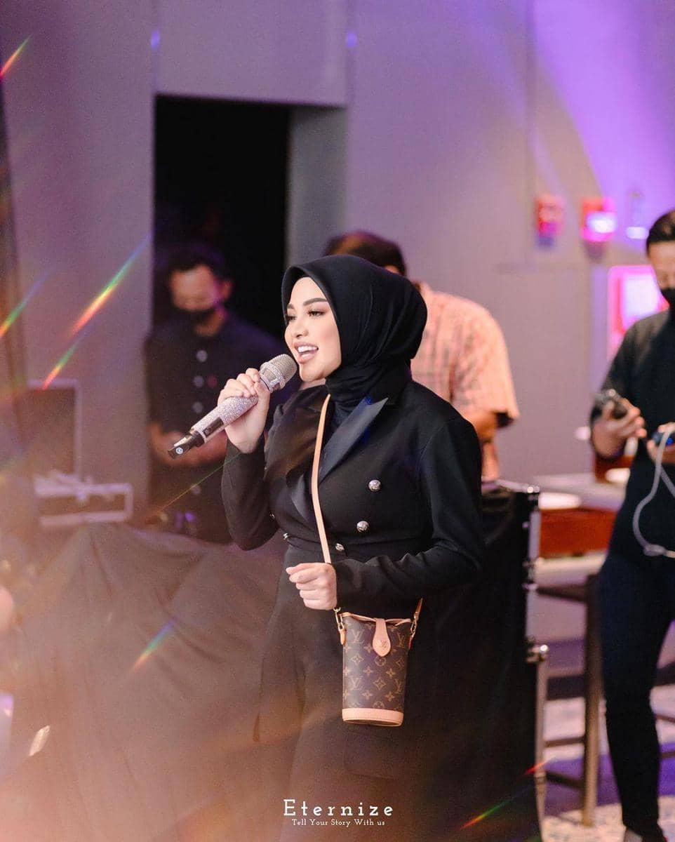 instagram.com/aurelie.hermansyah