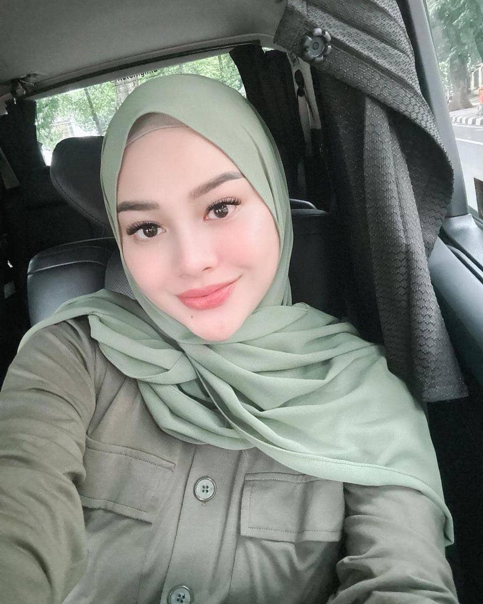 instagram.com/aurelie.hermansyah