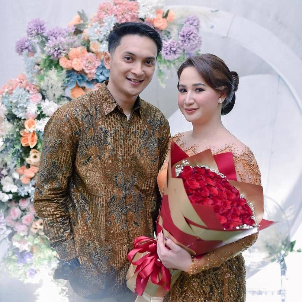 Instagram.com/adistyjuniar