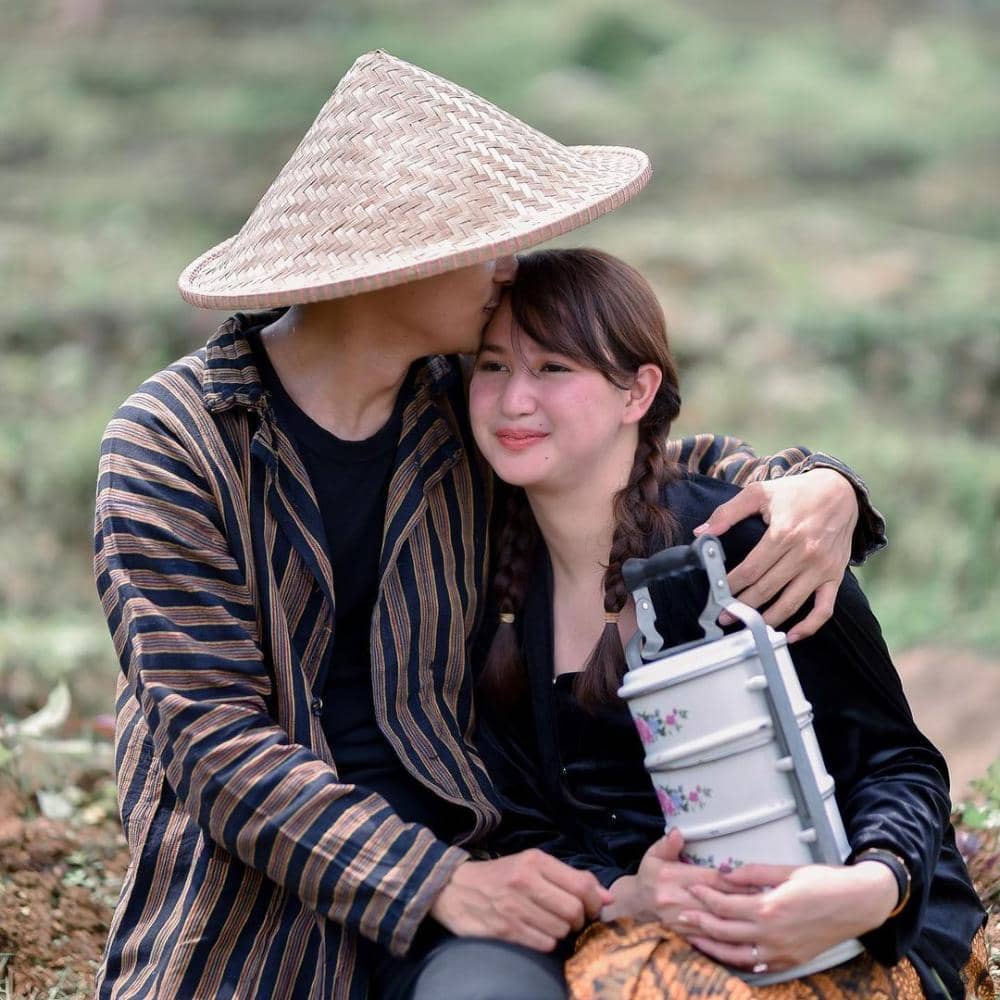 instagram.com/adistyjuniar