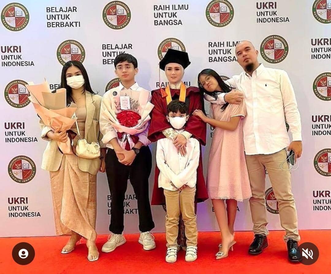 instagram.com/mulanjameela1