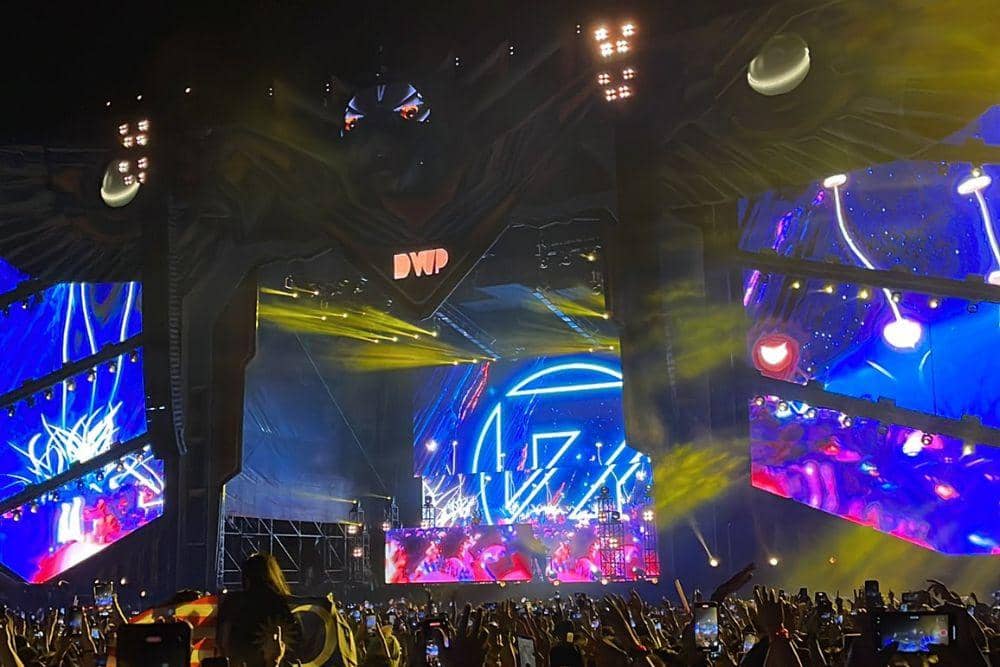 twitter.com/christiyanoktaa