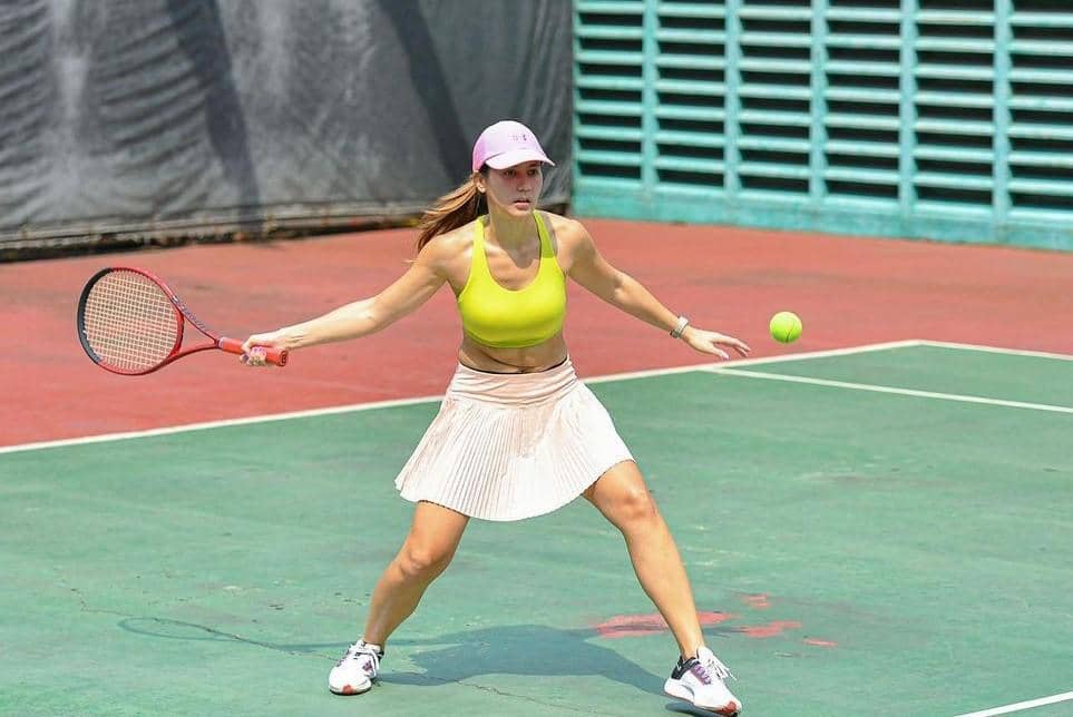 instagram.com/pevpearce