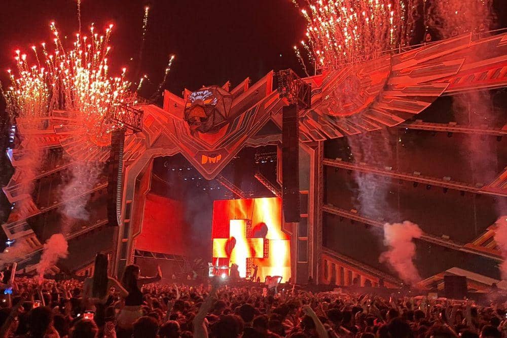 twitter.com/christiyanoktaa