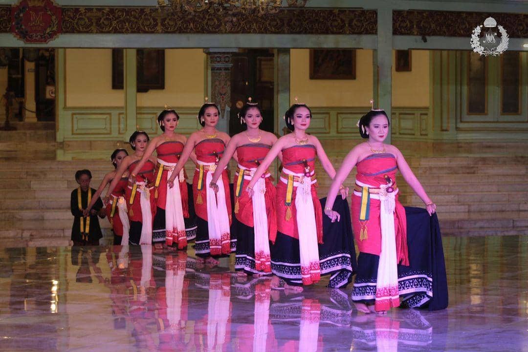 instagram.com/puromangkunegaran