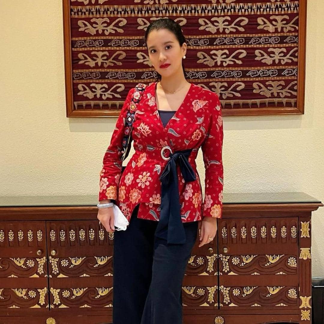 instagram.com/marcella.zalianty